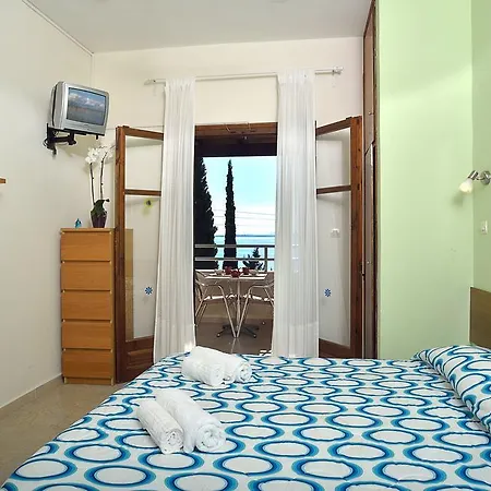 Captain's Apts 2*