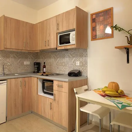 Captain's Apts Aparthotel 2*